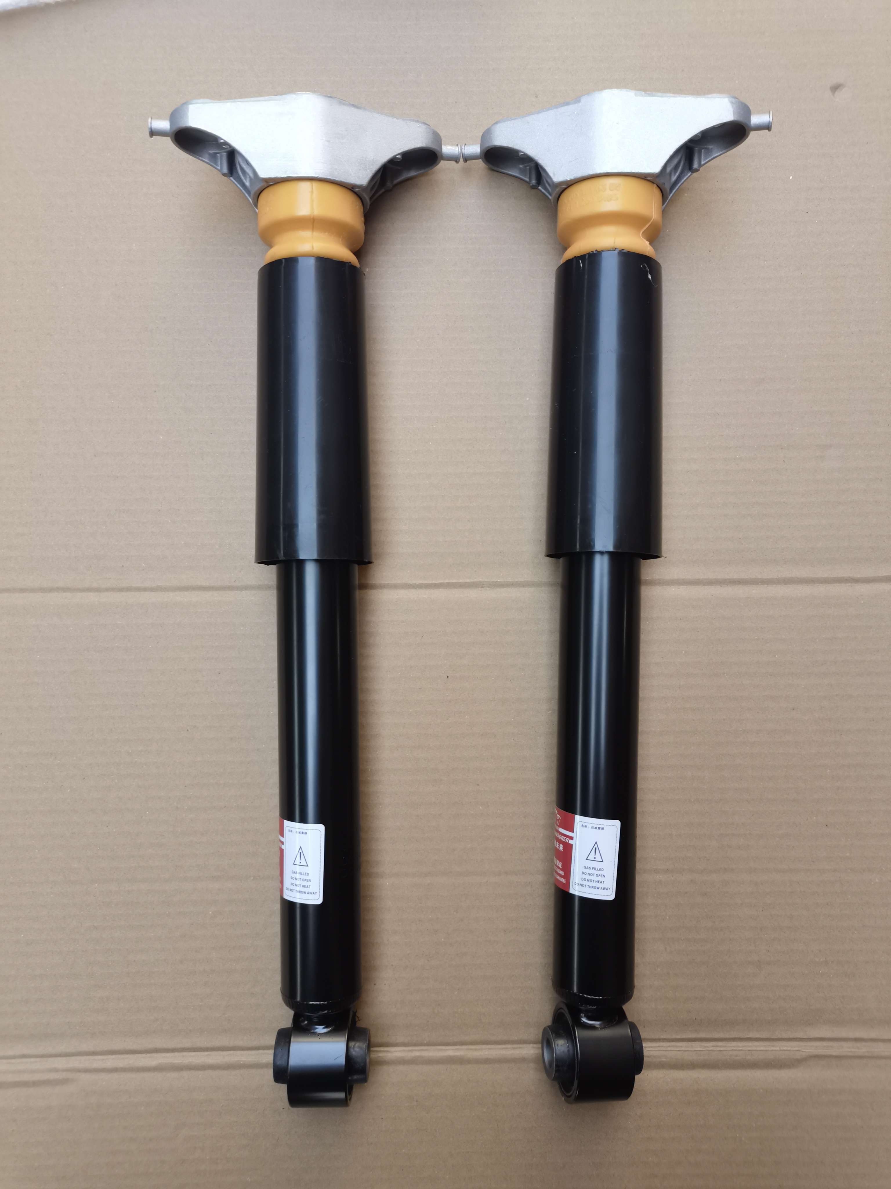 适配东风风神奕炫轿车后减震器 后避震器 后悬挂减震器，品牌全新