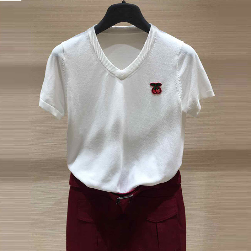 阿玛施旗舰店官网女装正品拼接樱桃刺绣V领冰丝针织衫T恤女士上衣