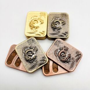 中国龙推牌跨年啪啪币指尖解压减压玩具十二生肖龙年摆件饰品