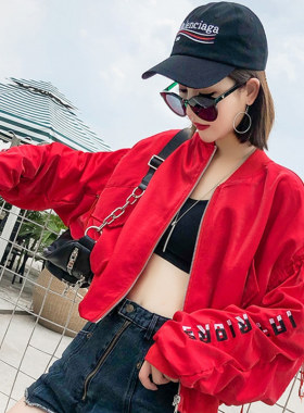红色亮面短款蝙蝠袖夹克棒球服