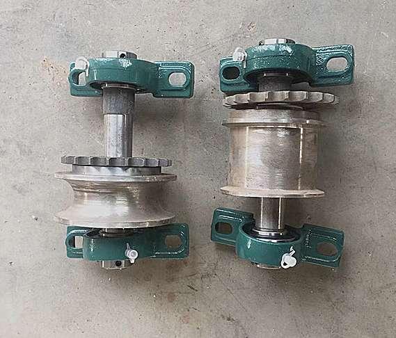 新款行走轮电机减速机蛋鸡全自动上料机配件行车天车铁喂料机轮子