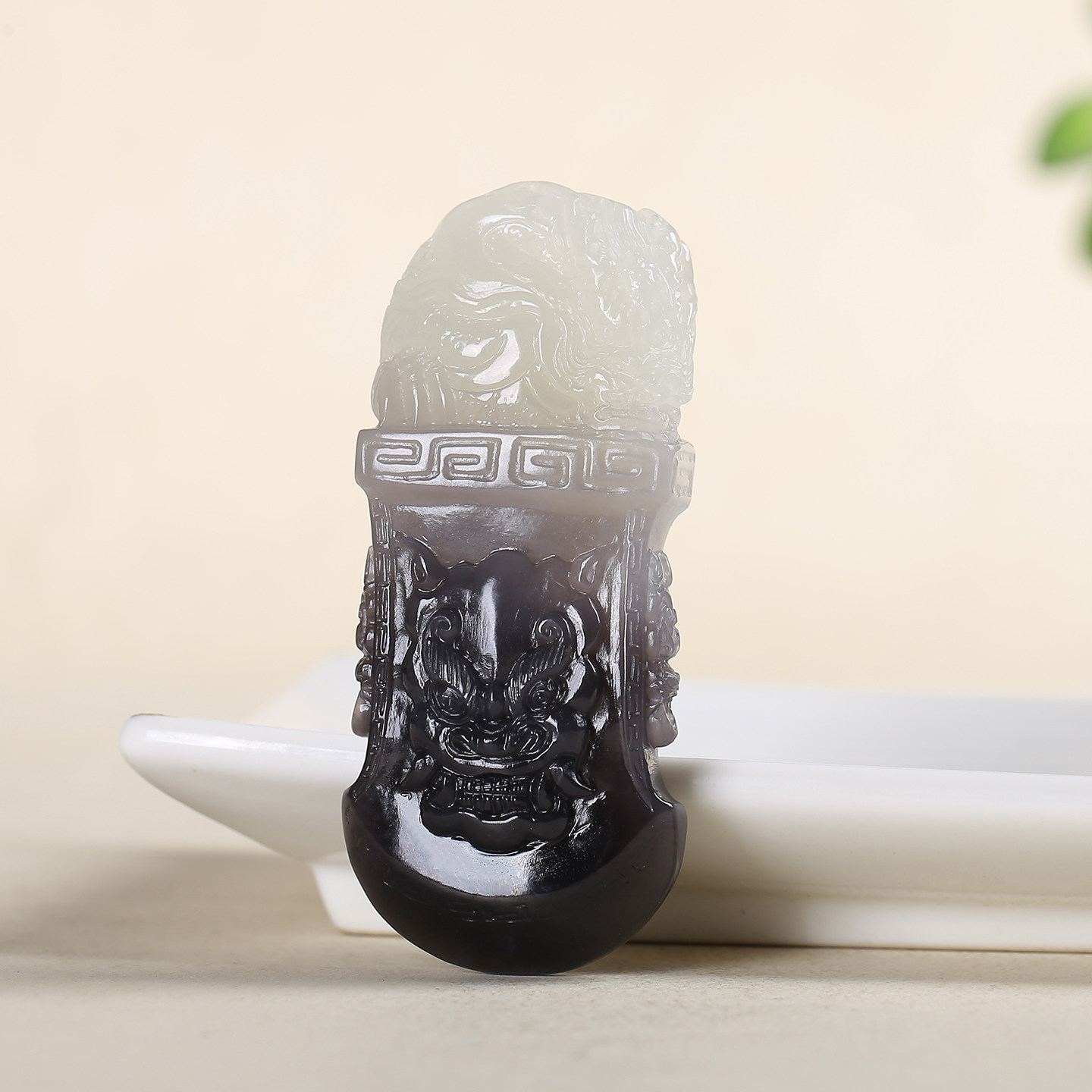 和田玉烟紫生肖龙仿古兽面挂件