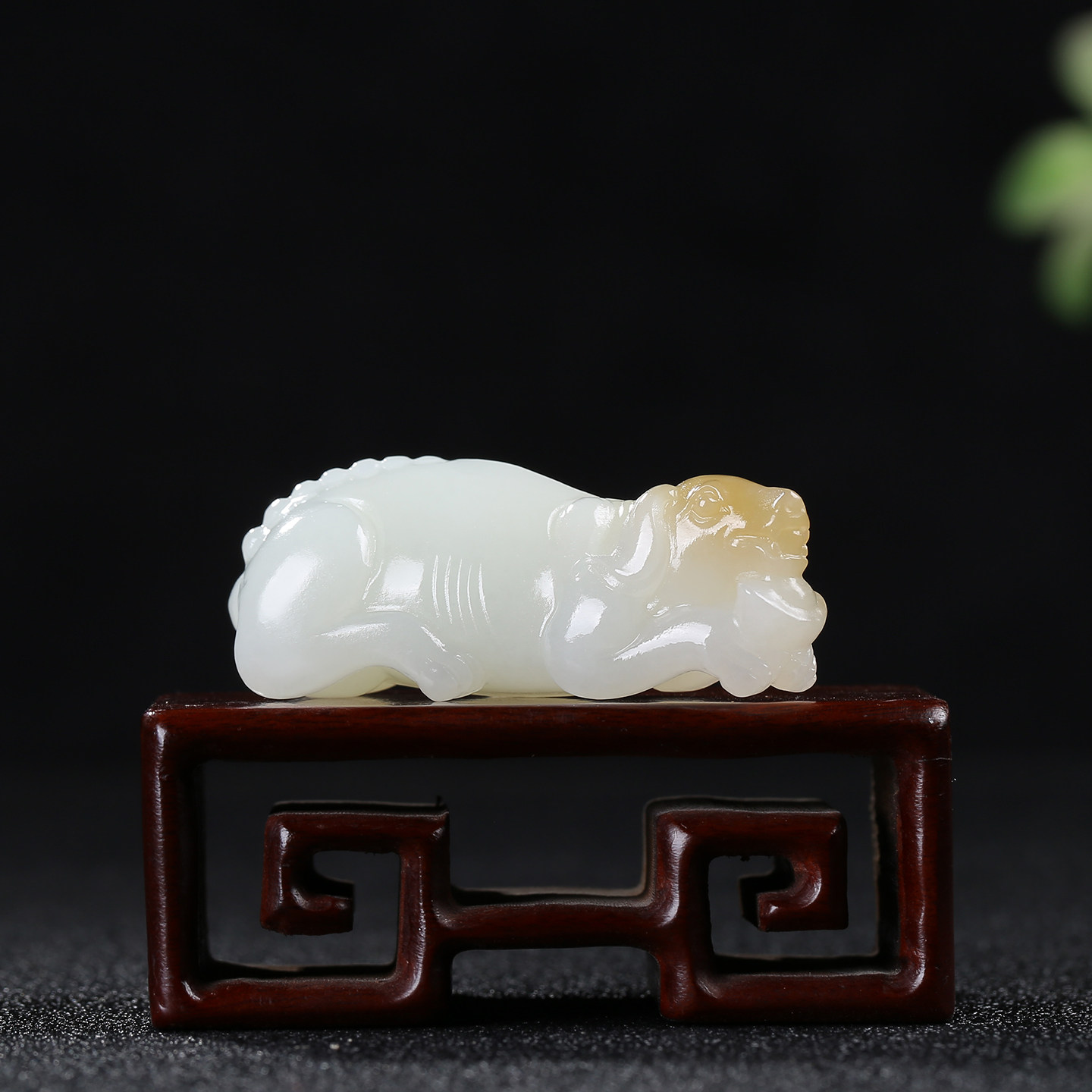 安家守业天然新疆和田玉糖白玉