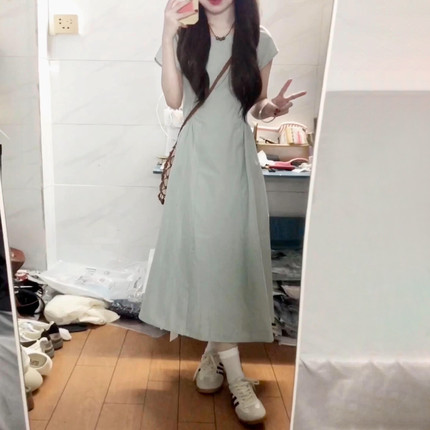通勤穿搭简单大方得体巨好看连衣裙女2025夏季新款小个子法式长裙