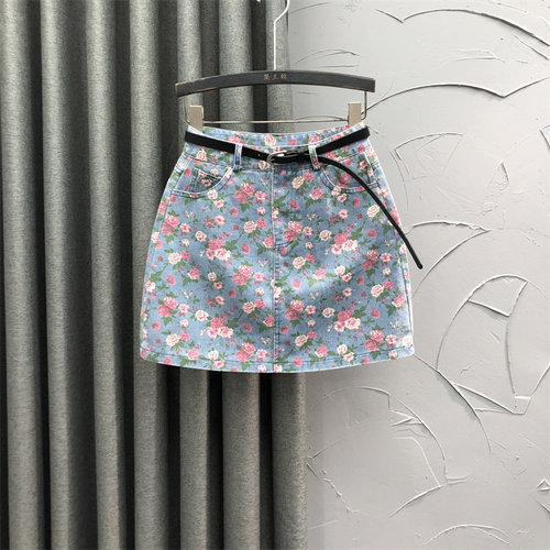 简兰顿短裙A字型百搭包臀新品