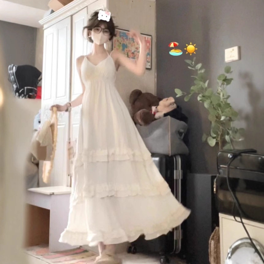 甜妹夏季吊带连衣裙设计感重工木耳边露背度假风法式小心机长裙子