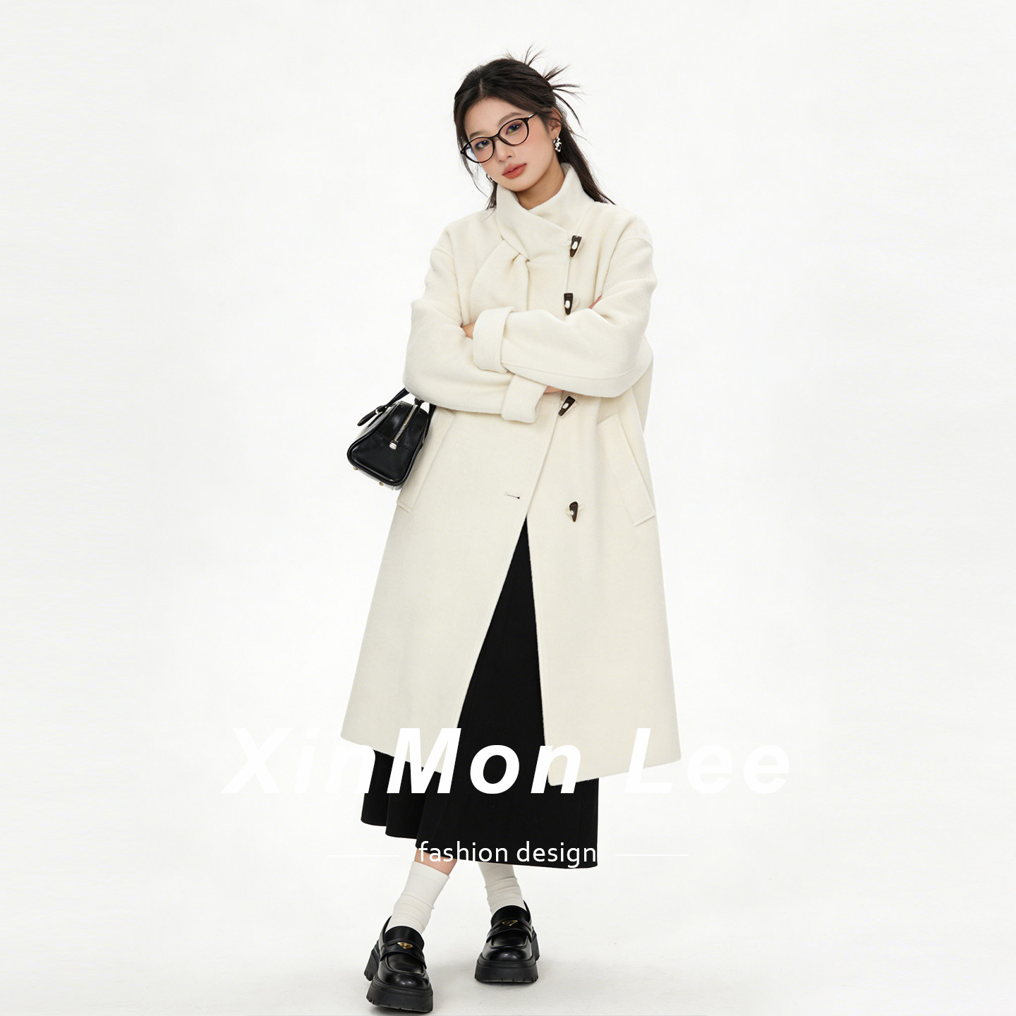 温柔赫本风杏色牛角扣围脖领设计加绒长款保暖毛呢外套减龄大衣女