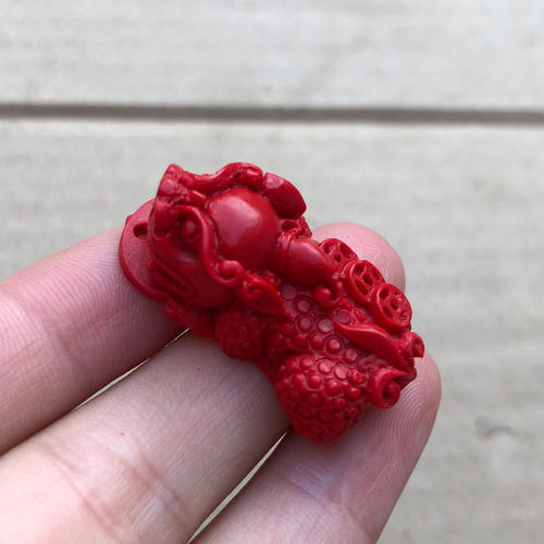 天然朱砂红三宝貔貅吊坠立体雕刻火麒麟男款女士配件挂件证书