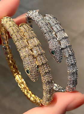 霸气仿真蛇鳞蛇形手镯欧美个性绿眼灵蛇手环复古时尚跨境朋克