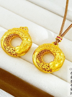 2025新款古法沙金镂空五帝钱吞金兽平安扣项链新中式高级感毛衣链