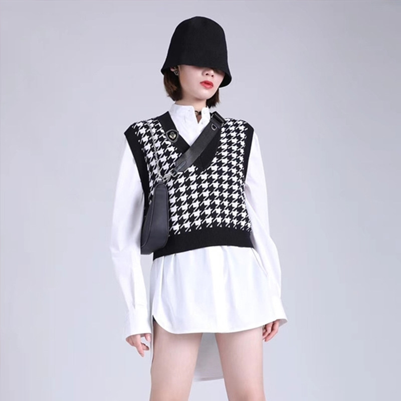 欧阿玛施旗舰店官网2020秋新款修身显瘦v领千鸟格无袖针织背心女