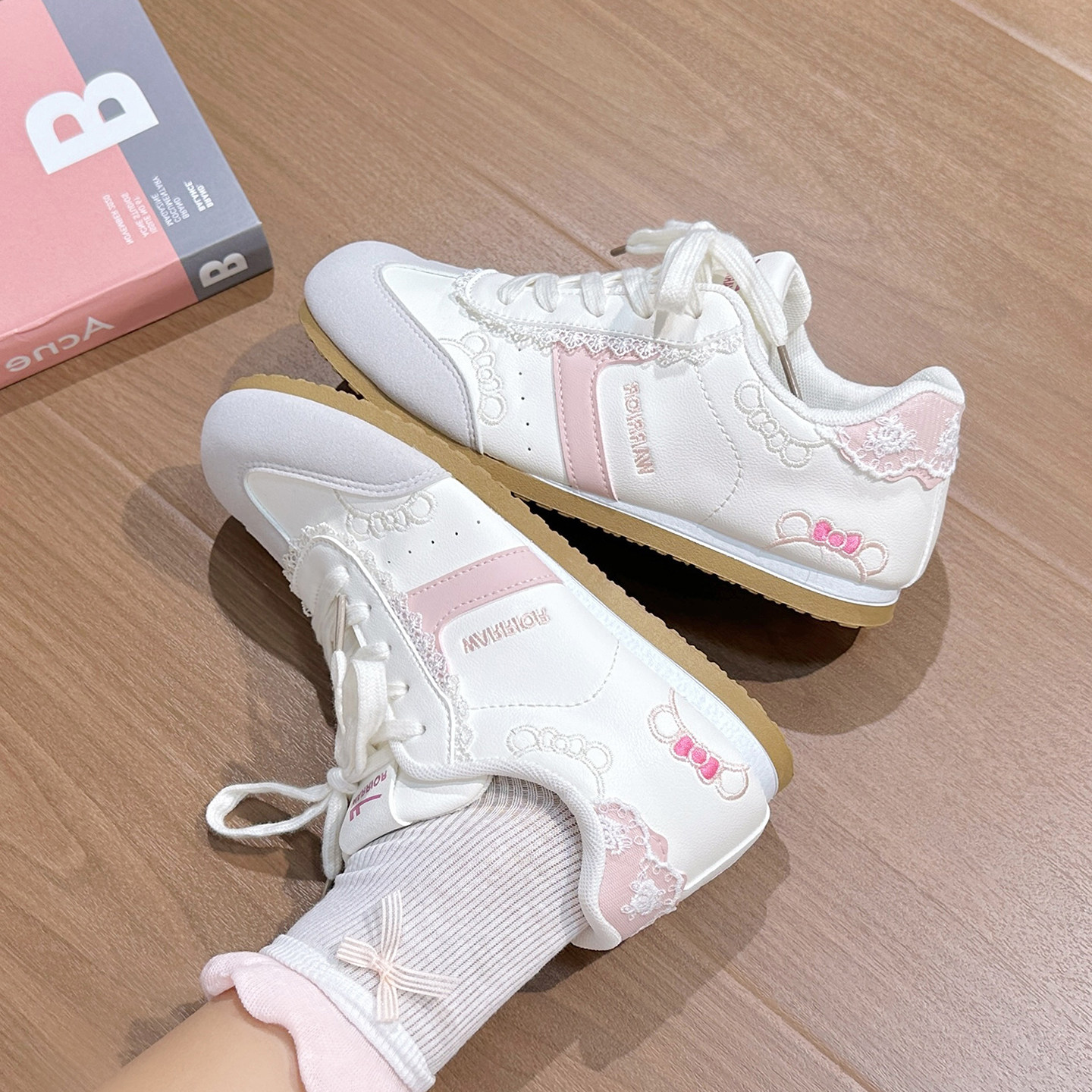 回力KT猫刺绣鞋子女春季新款爆款板鞋超火软底德训鞋百搭小白鞋女,女鞋,休闲板鞋,淘宝优惠券,粉丝福利购,淘宝优惠卷