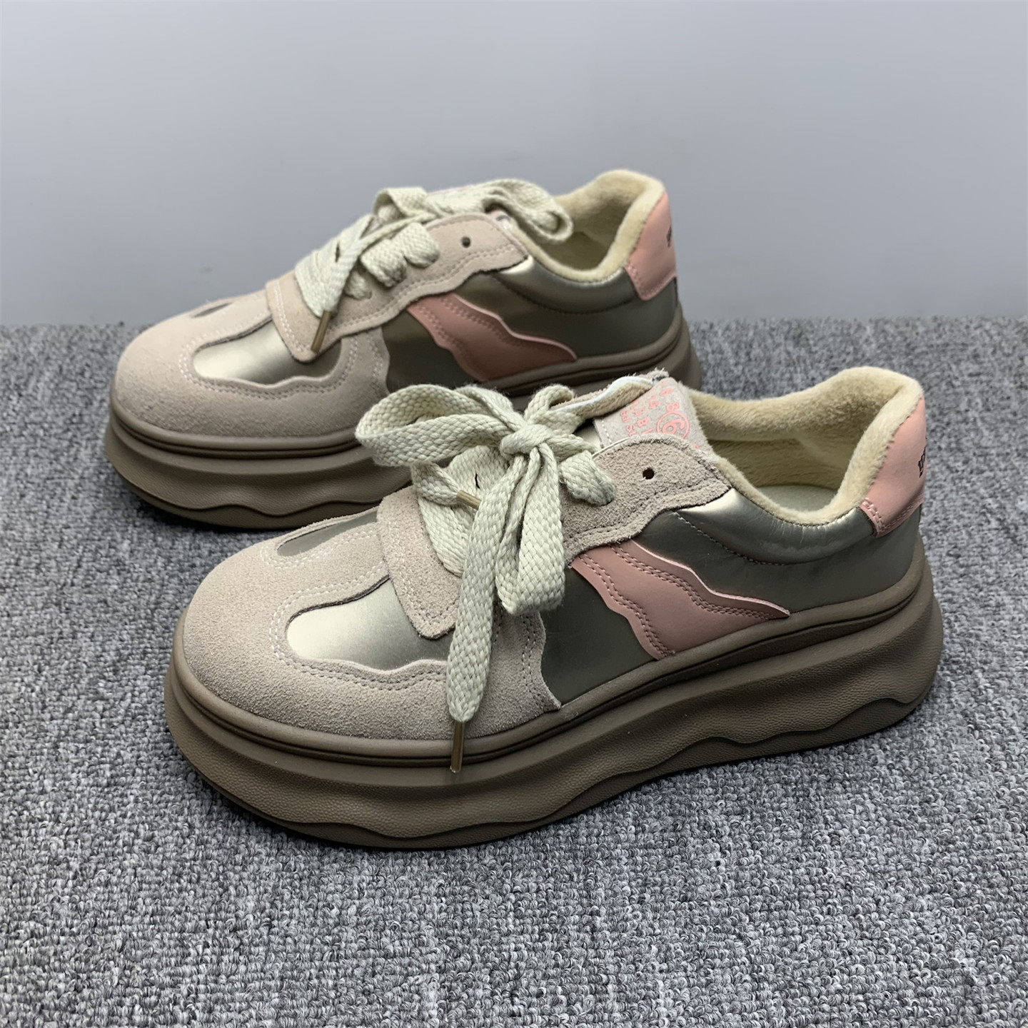 撤柜处理39码厚底加绒德迅鞋女2025冬季新款增高拼色阿甘运动棉鞋