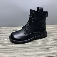 Martens, кожаные осенние короткие сапоги в английском стиле со шнурками, воловья кожа, сезон осень 2021, тренд сезона, в британском стиле, из натуральной кожи