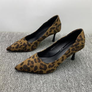 37码 绒面浅口英伦风皮鞋 处理尖头小跟单鞋 法式 女2026新款 撤柜断码