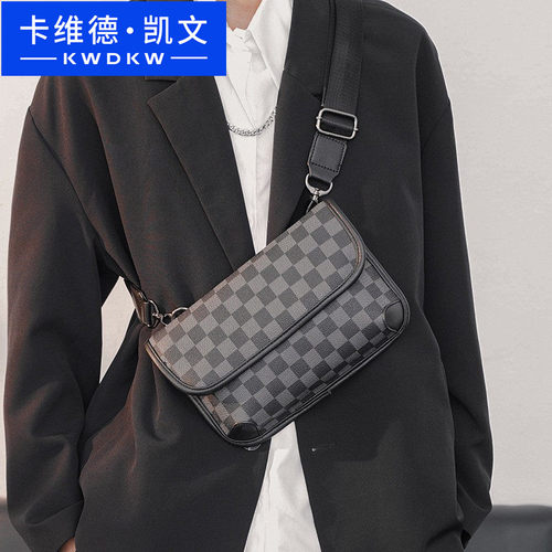 时尚皮质格子单肩包邮差包休闲