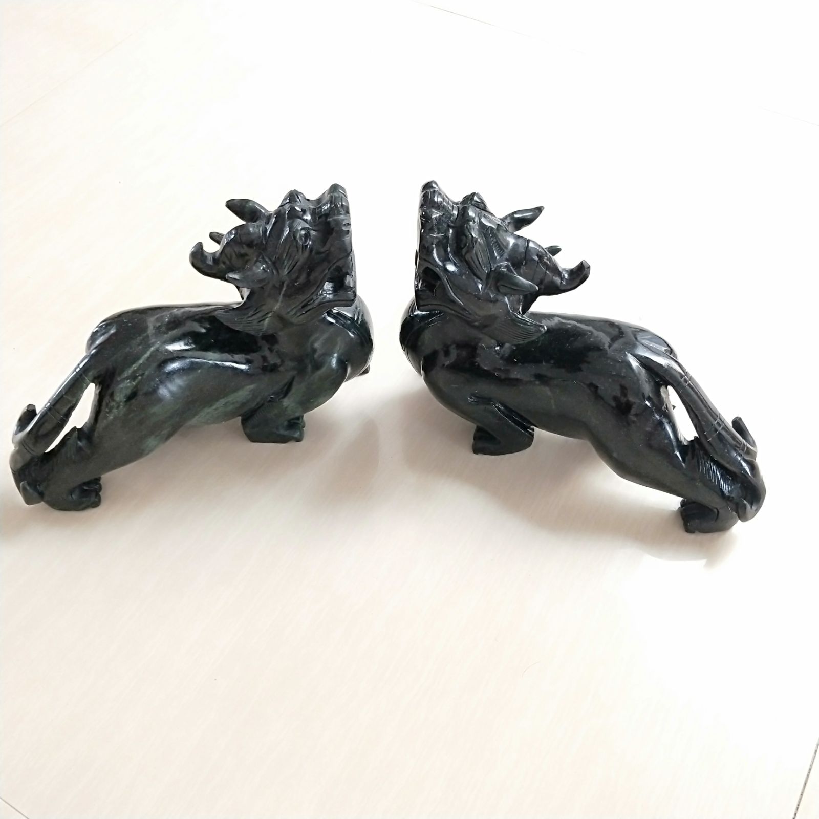 天然新疆活磁墨绿玉貔貅摆件黑绿玉蓝田墨玉貔貅玉摆件