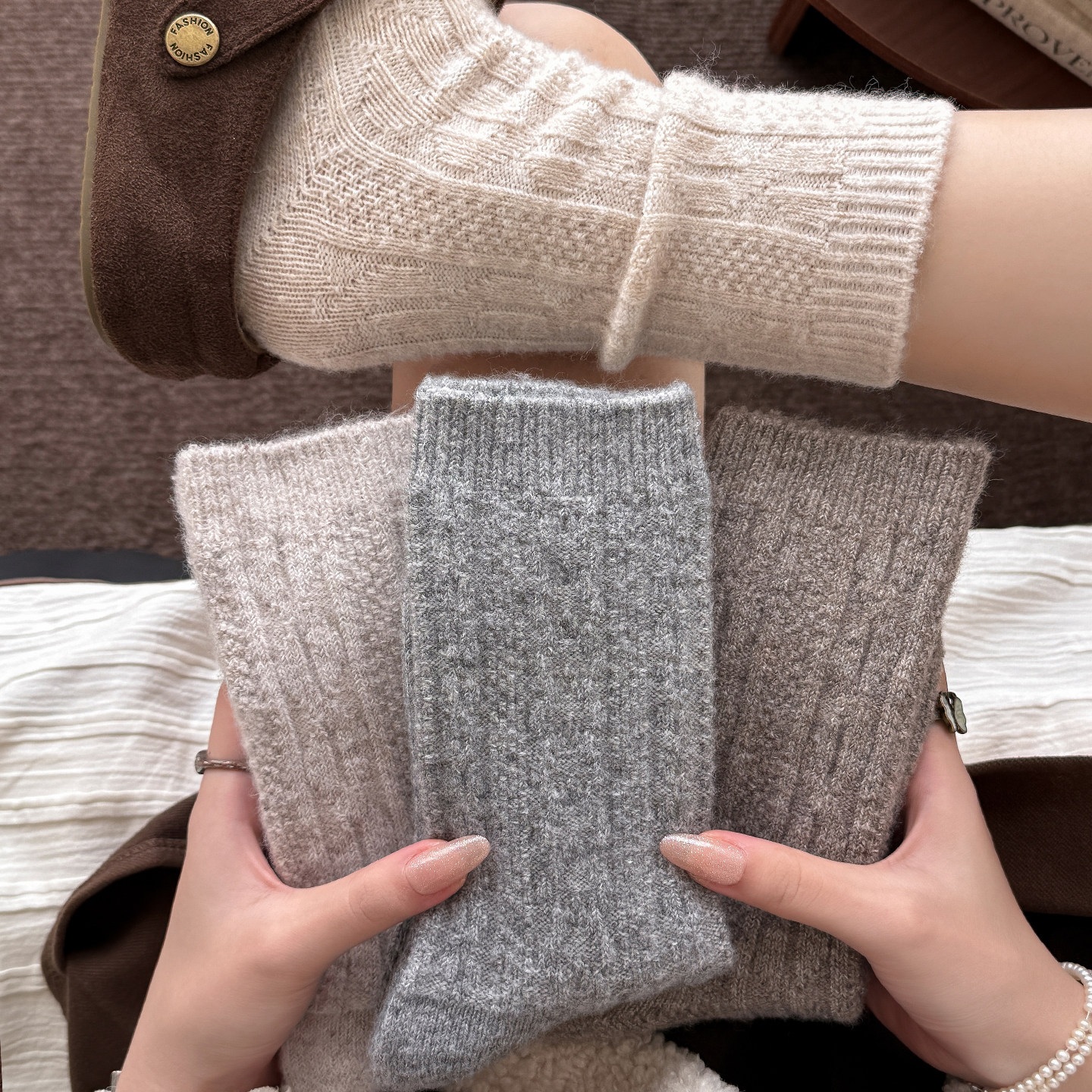 羊毛保暖袜子女中筒袜秋冬加绒加厚美拉德咖色冬天粗线长筒堆堆袜,女士内衣/男士内衣/家居服,中筒袜,淘宝优惠券,粉丝福利购,淘宝优惠卷