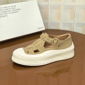 1379/3CM牛皮仓撤柜外贸断码洞洞鞋胶粘圆头低帮厚底时装凉鞋时尚