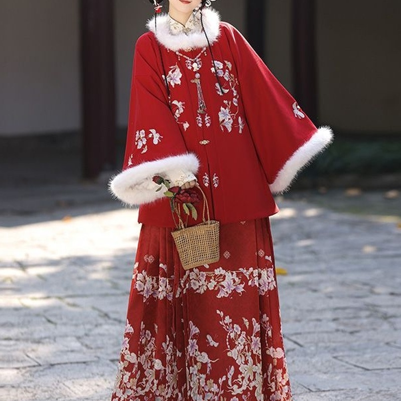 明制汉服女冬昭君袄立领衫马面裙