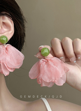 超仙法式复古雪纺花瓣耳环高级感小众设计气质度假风布艺花朵耳饰