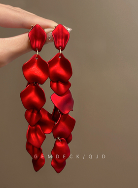 红色流苏耳环2025新款爆款耳饰轻奢高级感夸张花瓣长款流苏耳坠女