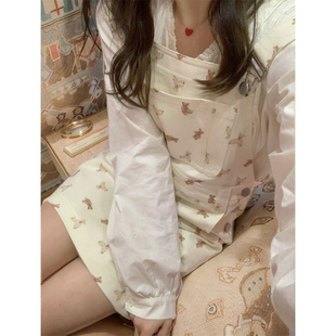 上衣初春两件套 可爱减龄小熊印花背带裙女夏小个子收腰连衣裙衬衫