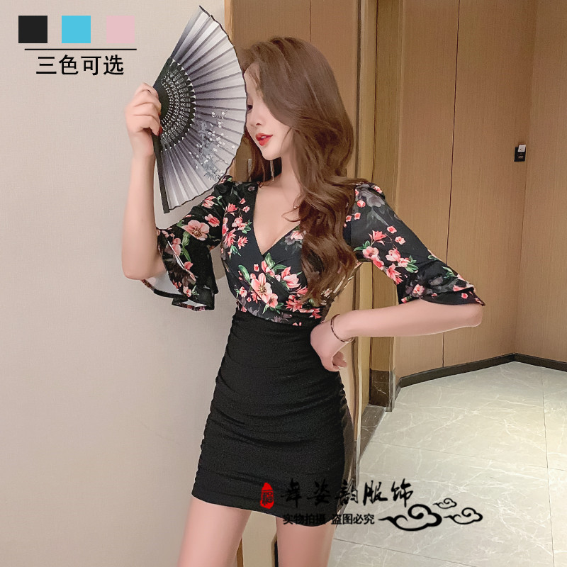 时尚气质日系和服桑拿足浴技师服