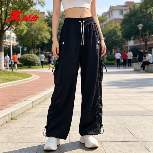 特步小熊奥力联名女梭织长裤2026夏新阔腿运动休闲裤974328980451