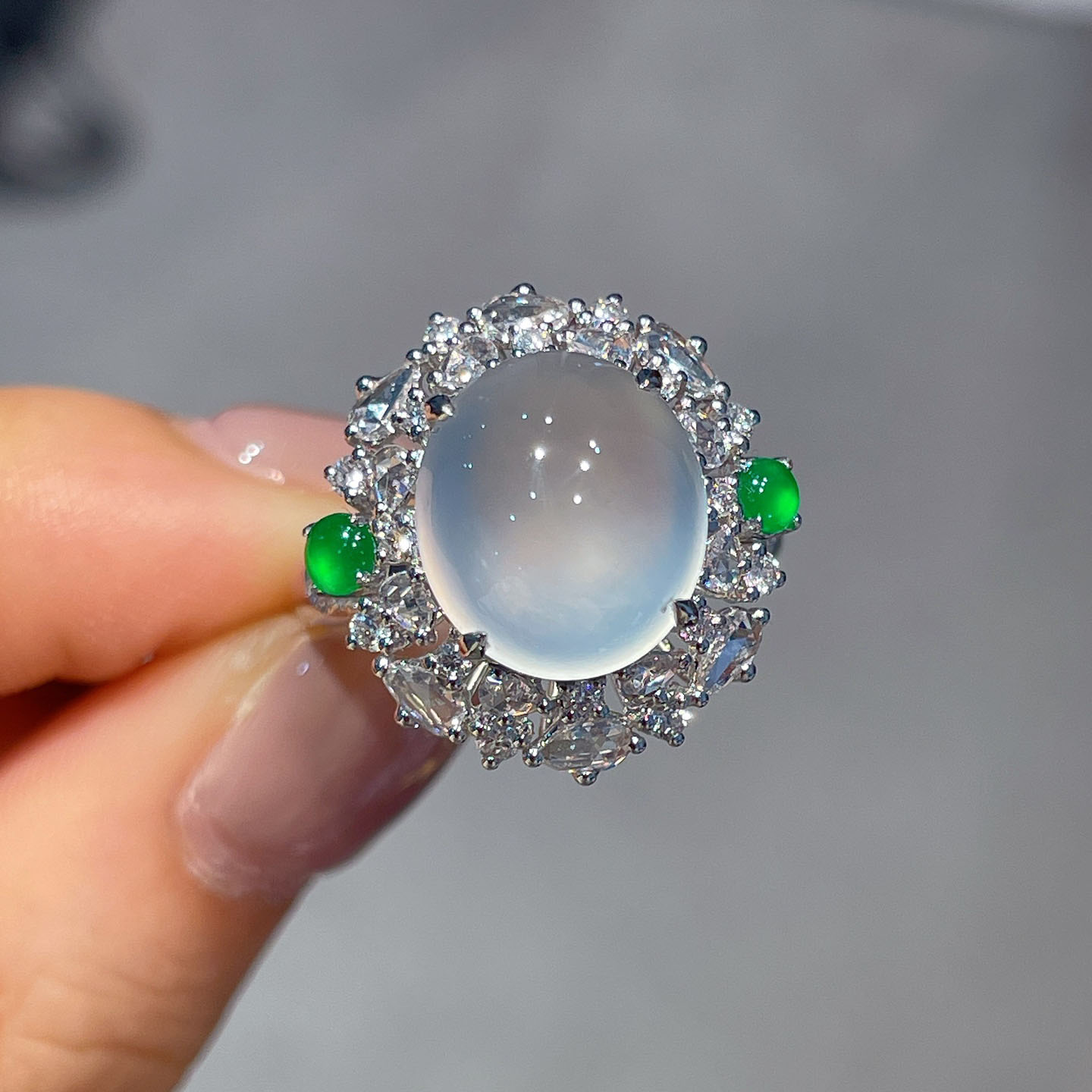 翠秦之皇高冰蛋面戒指 18k金钻石镶嵌天然A货翡翠饱满莹润冰透