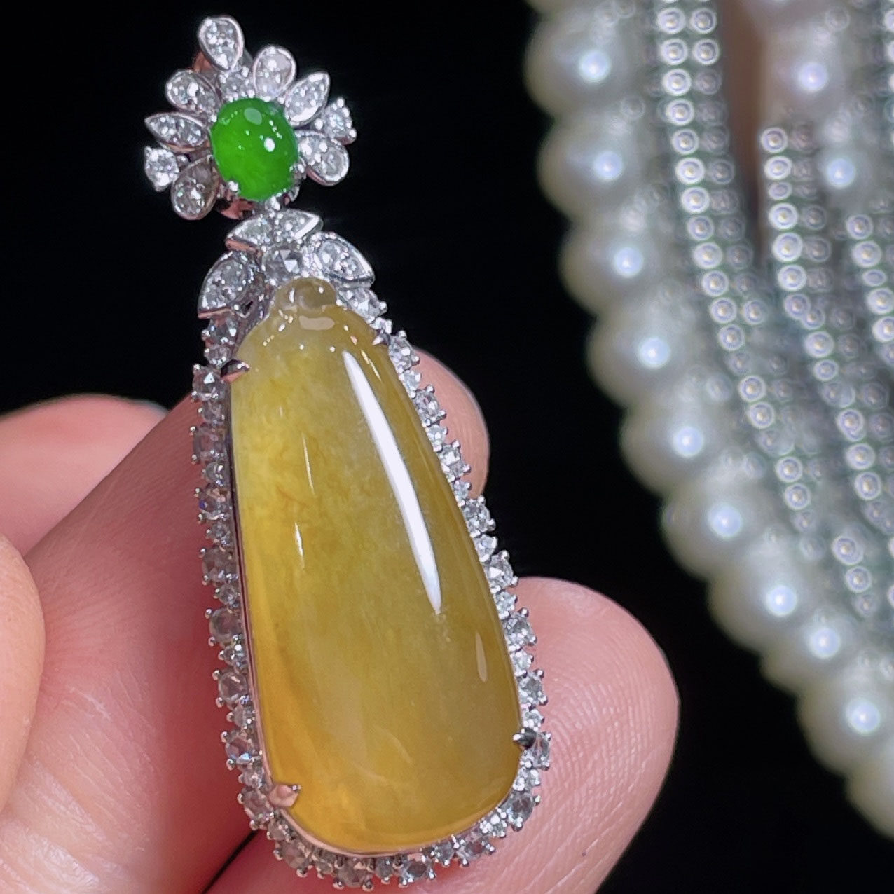 翠秦之皇冰黄翡翠福瓜吊坠 18k金镶嵌天然翡翠A货种色兼备气质