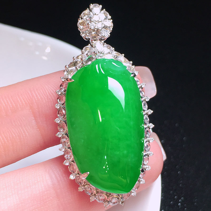 翠秦之皇冰种阳绿福瓜吊坠 18K金镶嵌天然缅甸翡翠细腻水润冰透