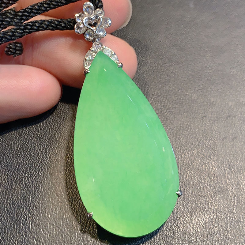 翠秦之皇冰种甜绿水滴吊坠 18K金镶嵌天然缅甸翡翠细腻饱满圆润