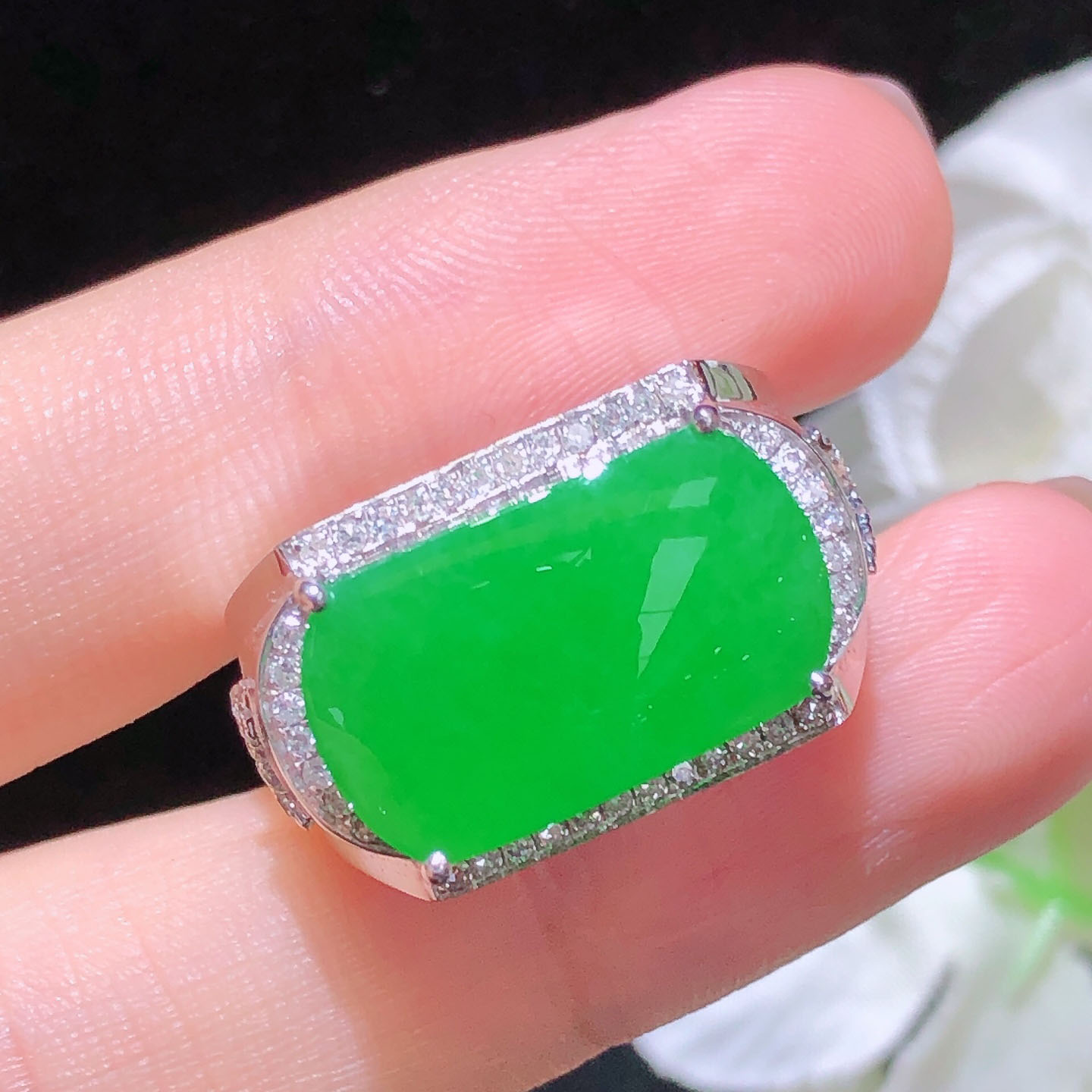 翠秦之皇冰阳绿马鞍戒指 18k金镶嵌天然缅甸翡翠A货水润细腻种老