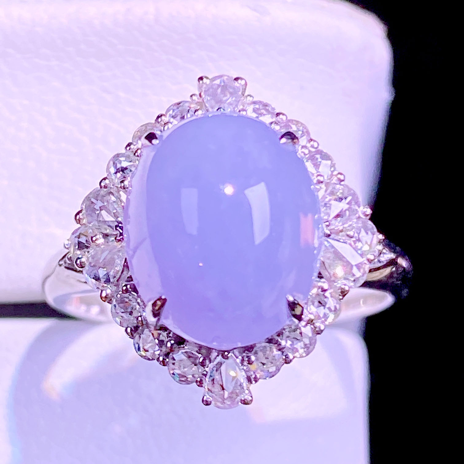 翠秦之皇冰紫罗兰蛋面戒指 18k金镶嵌天然翡翠A货种色兼备气质