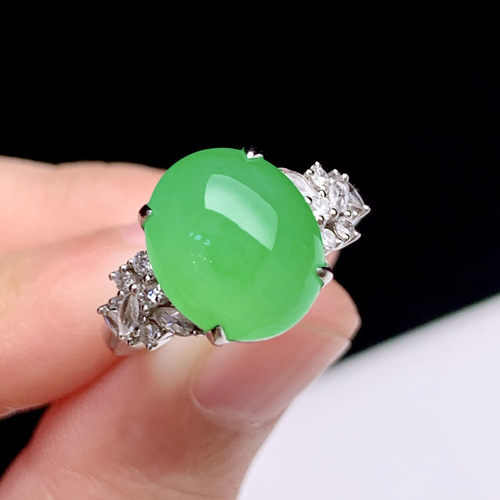 翠秦之皇冰阳绿蛋面戒指 18k金镶嵌天然翡翠A货种色兼备气质优雅