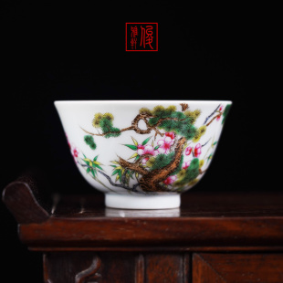 景德镇手绘陶瓷茶器过墙粉彩·岁寒三友主人杯