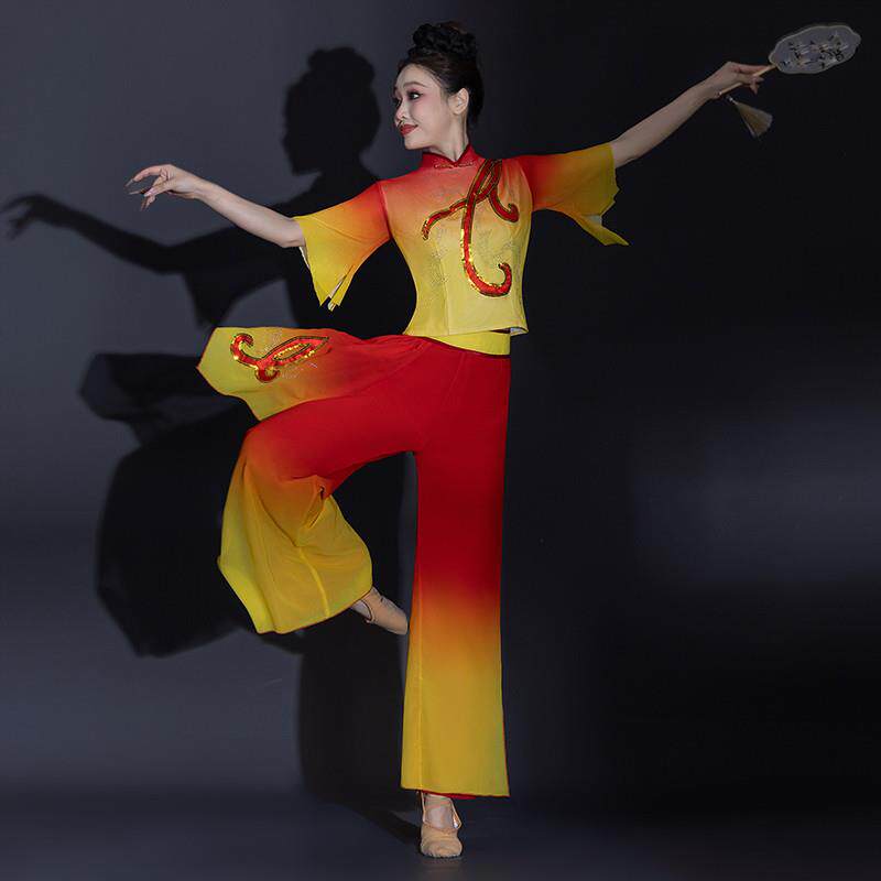 秧歌舞演出服装女2025新款广场舞腰鼓红色表演套装扇子打鼓舞蹈服