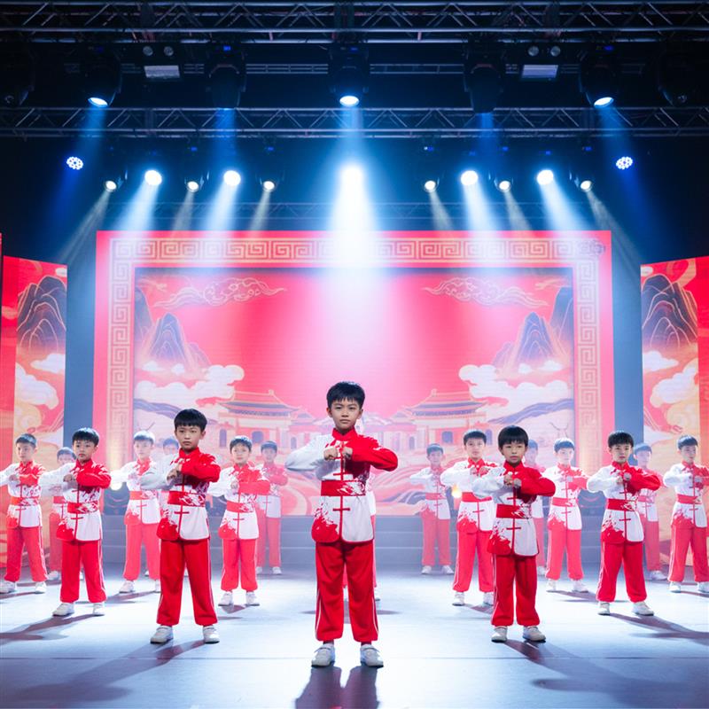 韩式武术儿童风表演打鼓腰鼓演出太极中国服装比赛舞龙舞狮运动会