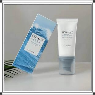 Hyaluronic acid sunscreen cream moisturizes non-stick