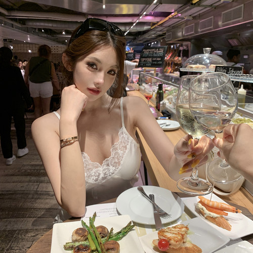 PickRui睿哥 魅惑精灵 性感辣妹缎面蕾丝吊带背心女早秋内搭上衣