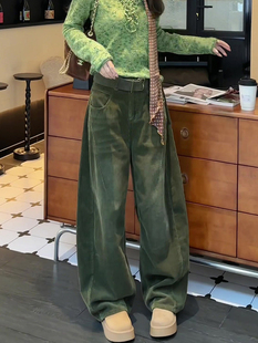 绿色加绒加厚保暖灯芯绒弯刀裤女秋冬2025新款宽松显瘦阔腿工装裤
