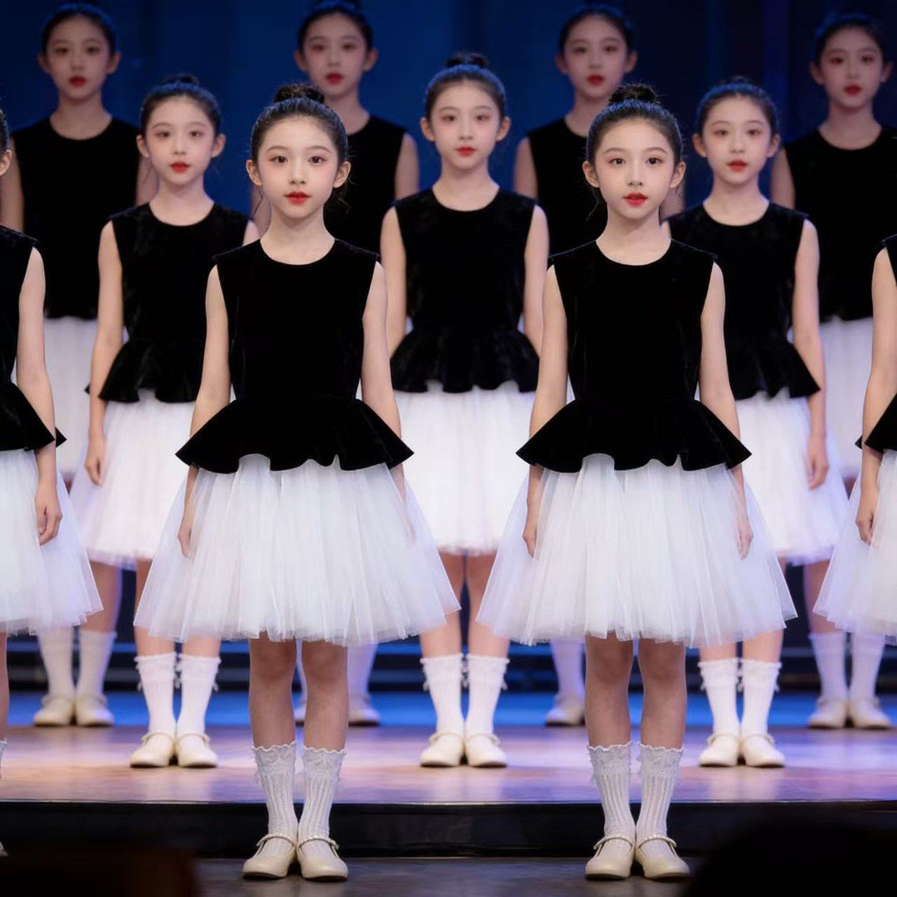 新款儿童演出服中小学生朗诵表演服装男女童大合唱团黑色舞蹈礼服