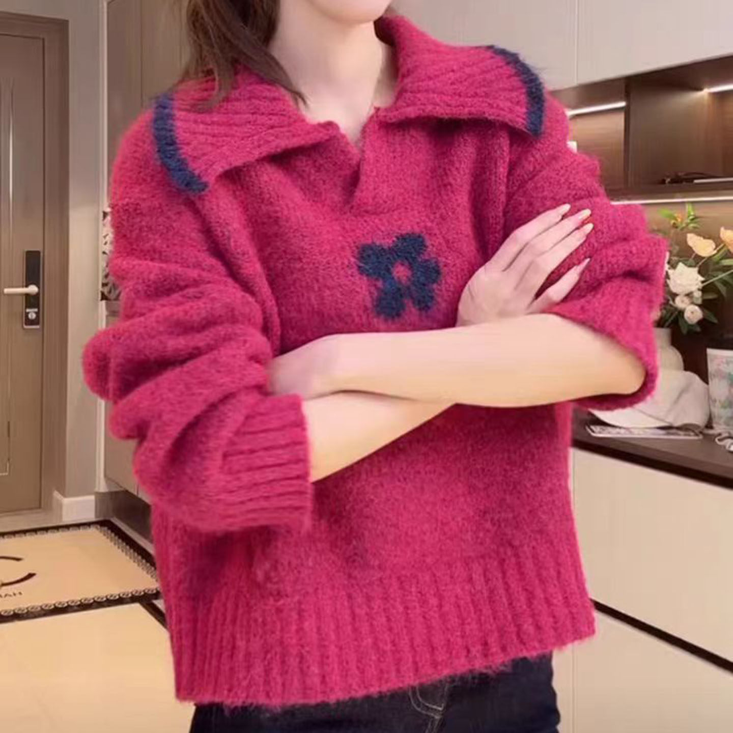 韩系设计感翻领花朵毛茸茸针织衫