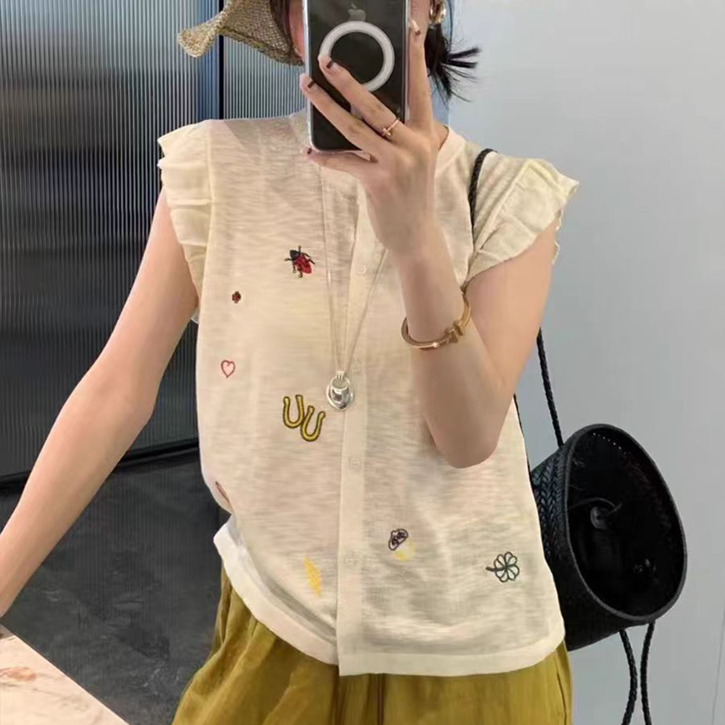 韩系卡通背心坎肩木耳花边袖冰丝
