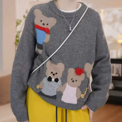 宽松毛衣卡通小熊设计感针织衫
