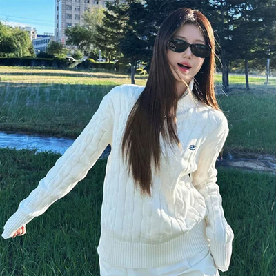 白色半拉链高领毛衣松弛感外套