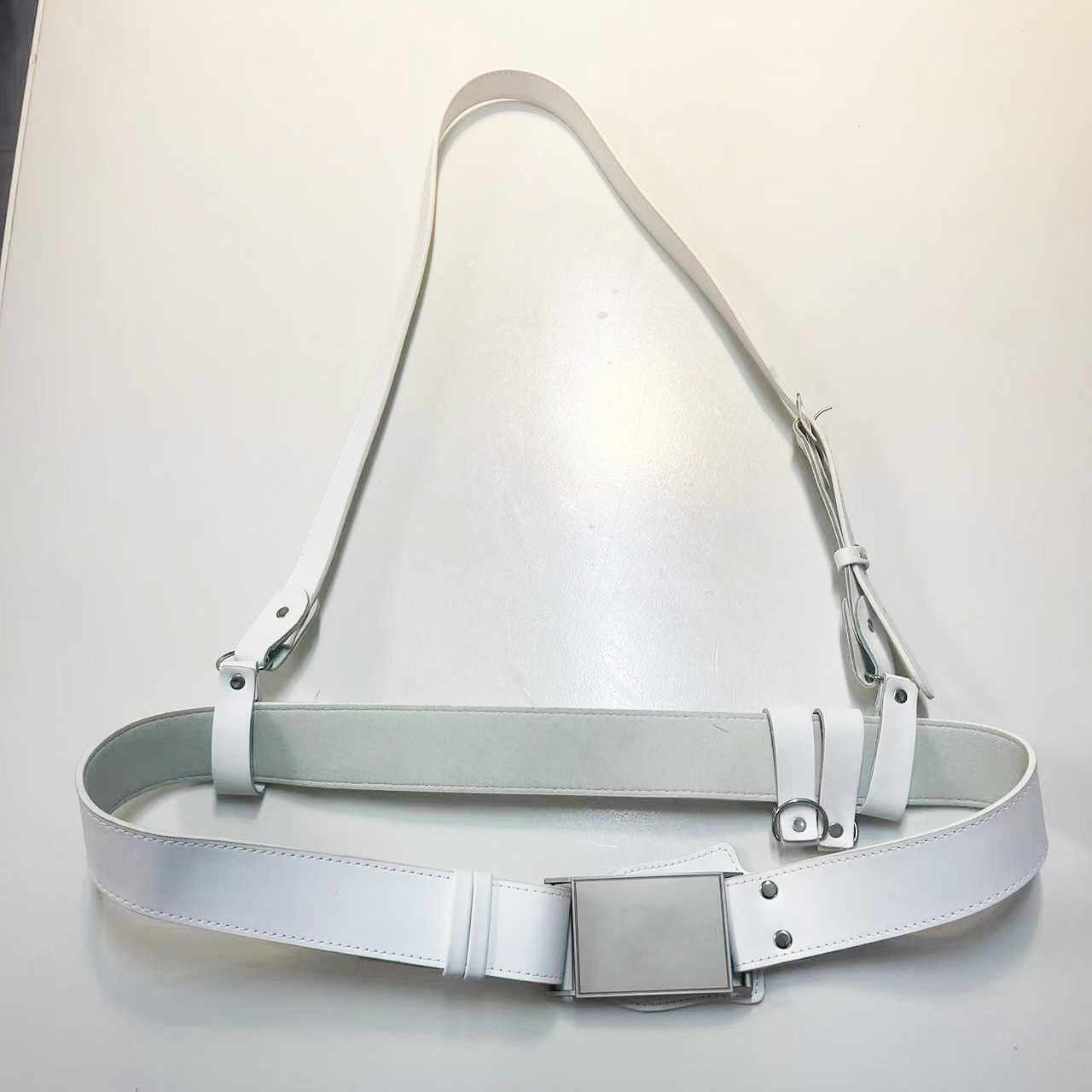 斜挎皮质合金大方扣外腰带