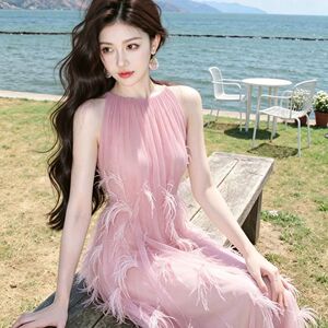 气质名媛巨好看粉色挂脖连衣裙2026夏季新款轻奢高级感超仙女长裙