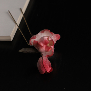 【含苞鸢尾】原创手作非遗蚕丝绒花发钗汉服旗袍西装配饰礼物送人